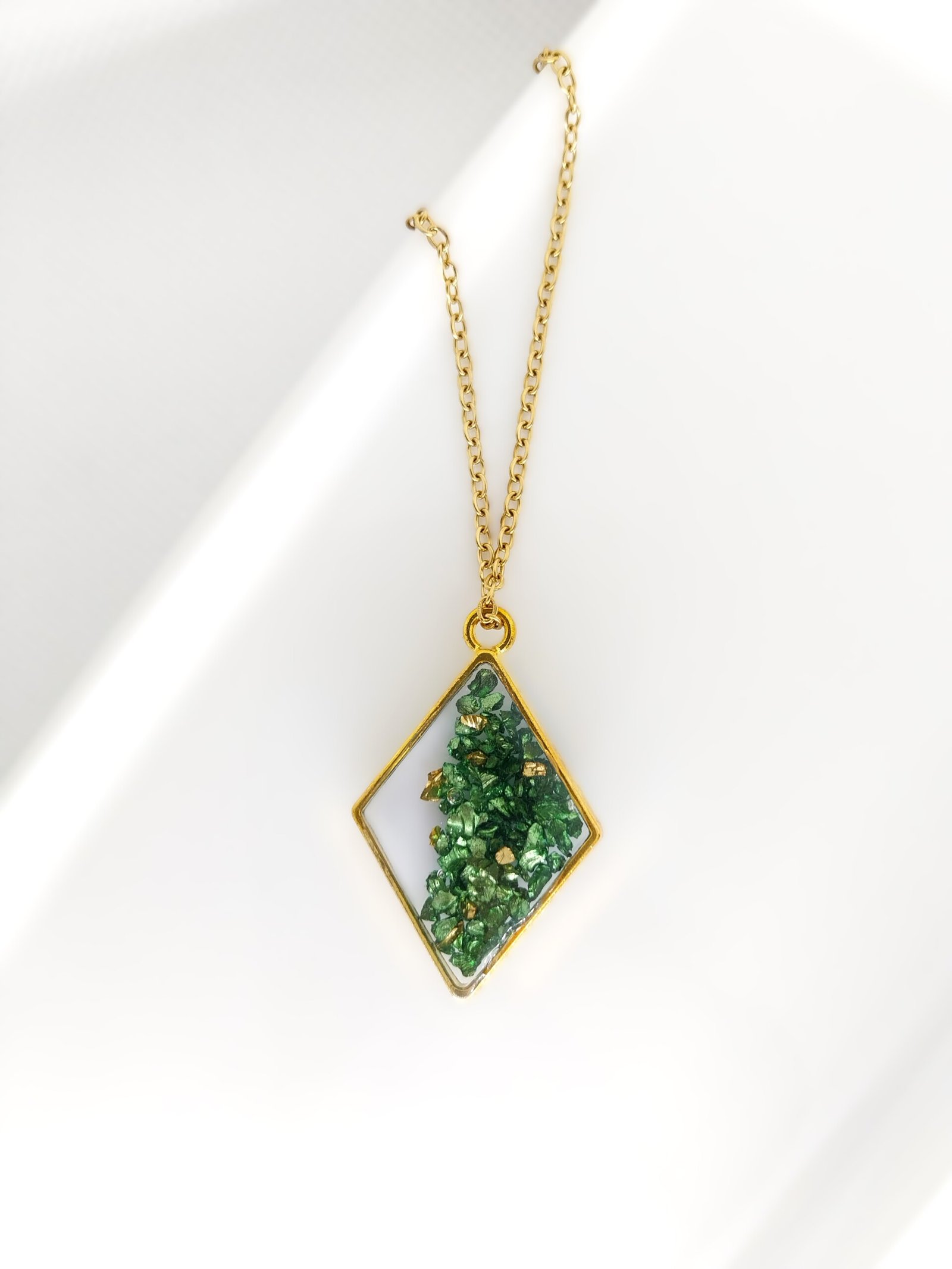 COLLIER LONG GREEN GLOW