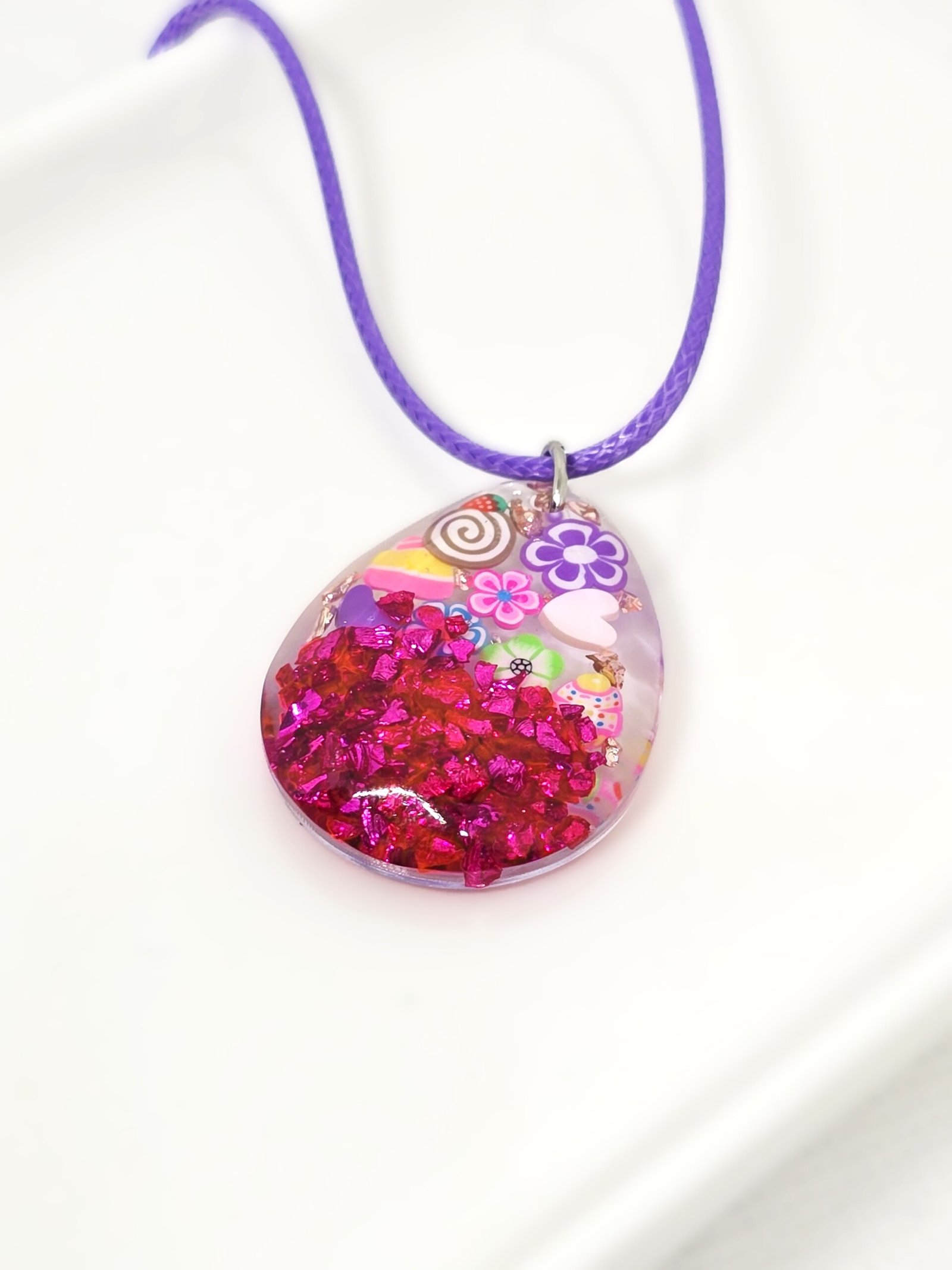 Collier fille Confetti rose en résine