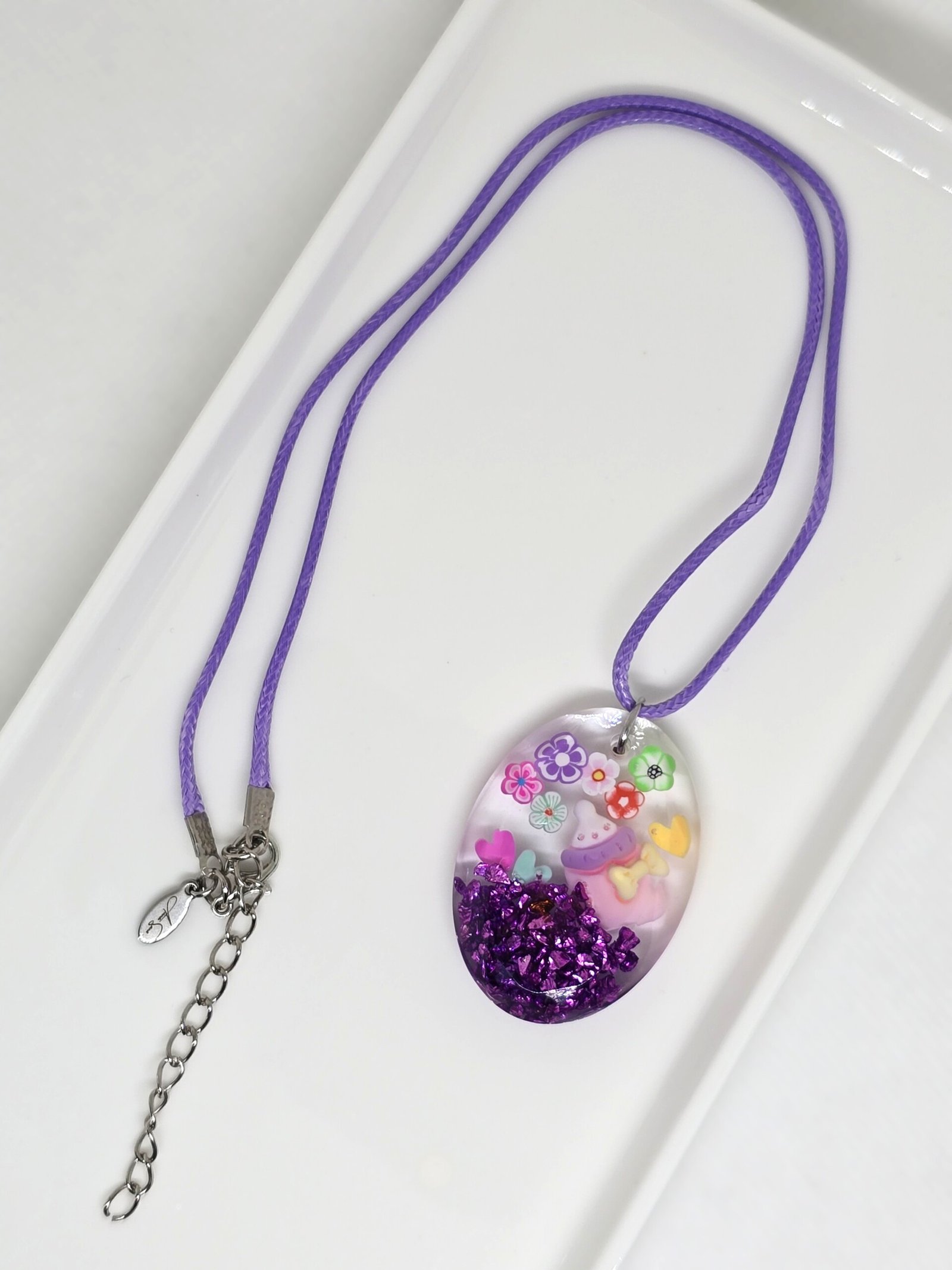 Collier Petit Biberon en résine