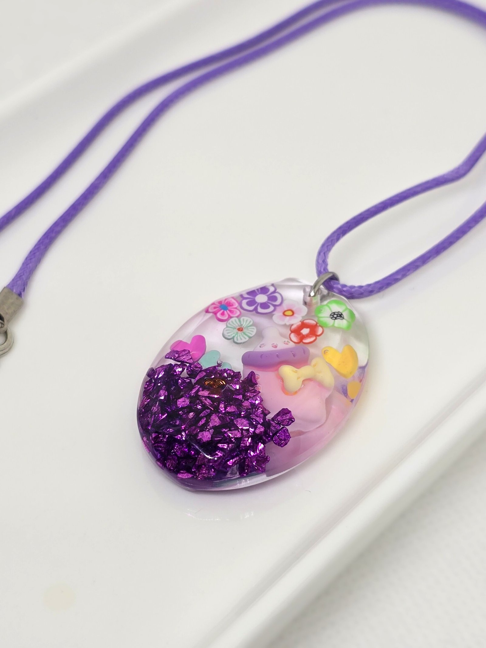 Collier Petit Biberon en résine